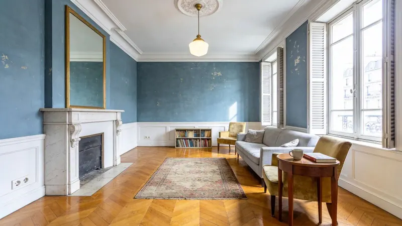 Cinq pièces de 134 m² d'origine, cuisine des années 1930, rue Saint-Lazare