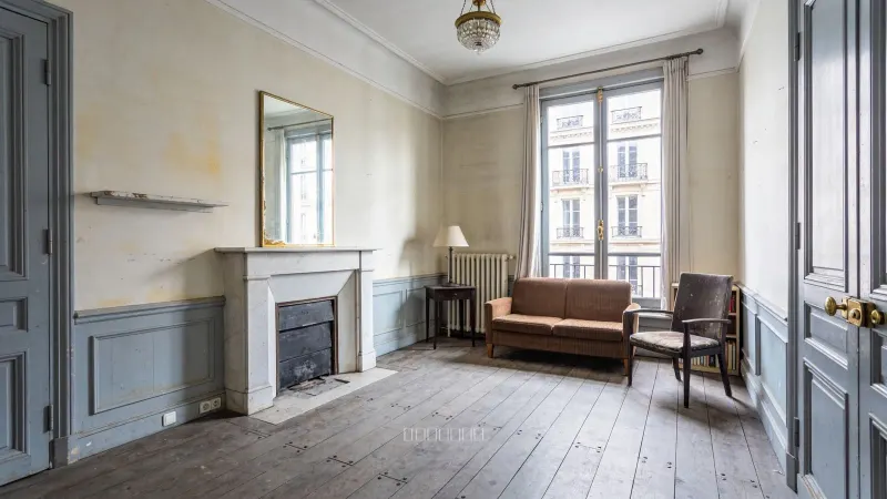 Quatre pièces de 96 m² à rénover, rue de l'Arbre-Sec