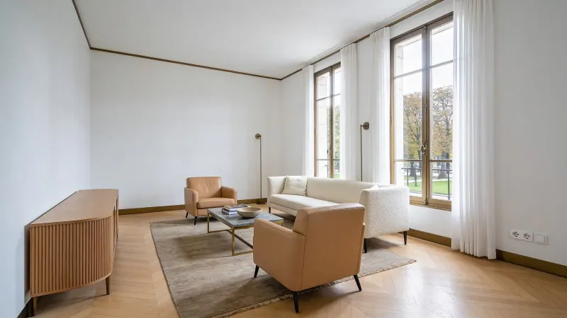 Cinq pièces de 178 m² sur les jardins du Trocadéro, avenue d'Eylau