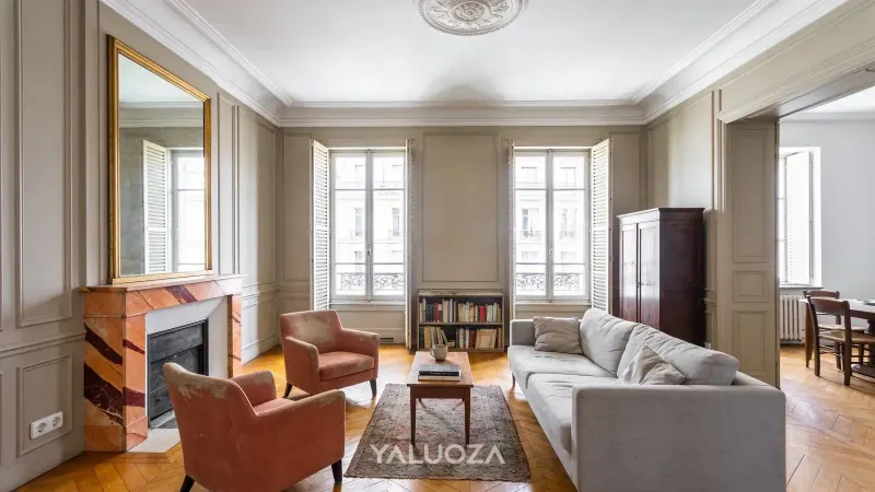 Cinq pièces de 148 m² de famille, cheminée en Sarrancolin, rue Michel-Ange