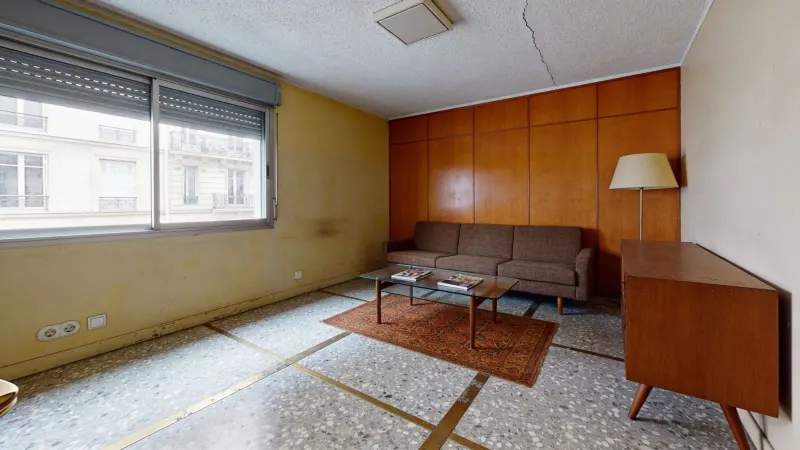 Quatre pièces de 92 m² de 1963 à rénover, rue Bréa