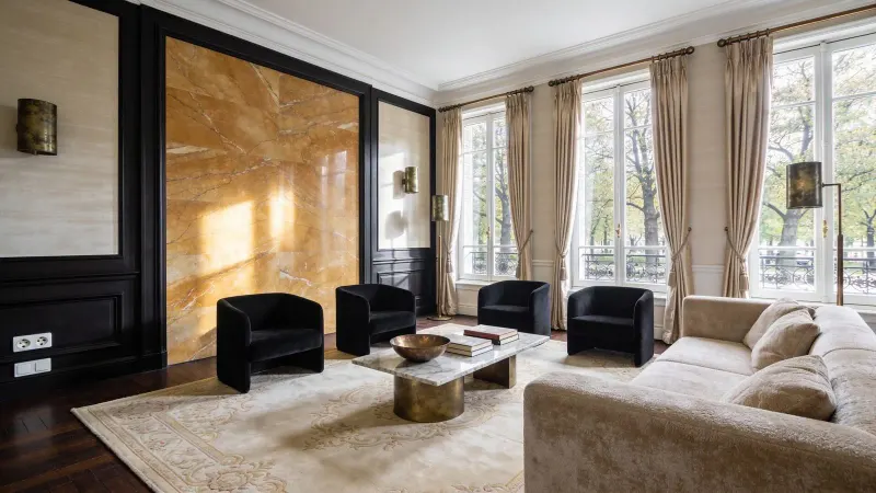 Six pièces de 232 m² face au parc Monceau, avenue Van Dyck