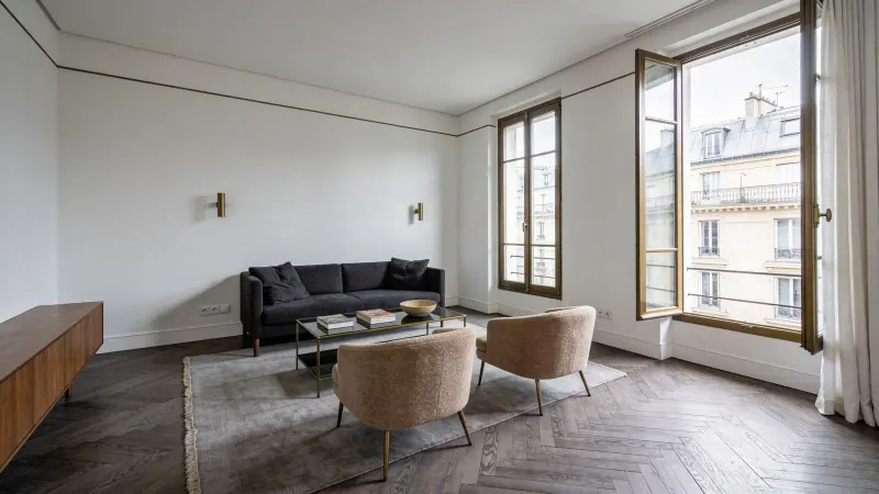 Trois pièces de 96 m² au dernier étage, vue tour Eiffel, avenue de la Bourdonnais