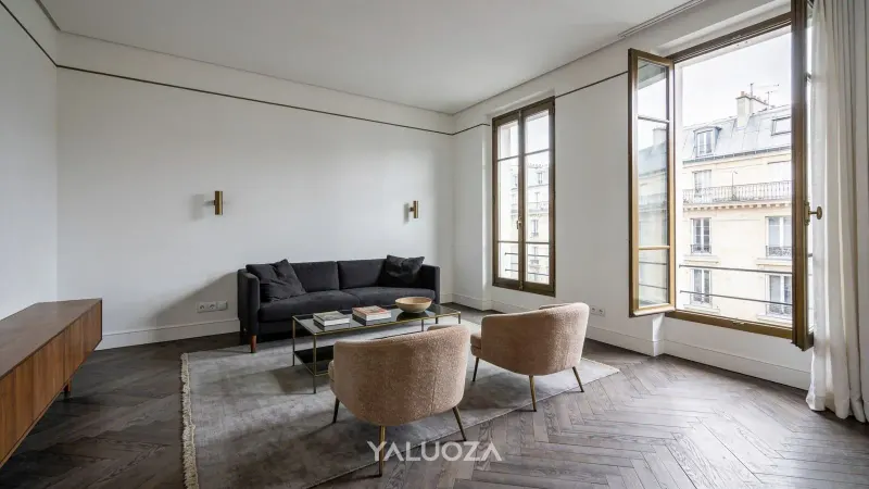 Trois pièces de 96 m² au dernier étage, vue tour Eiffel, avenue de la Bourdonnais