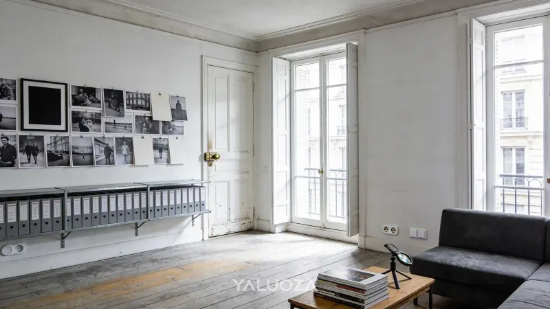 Quatre pièces de 118 m² avec chambre noire, rue de l'Abreuvoir