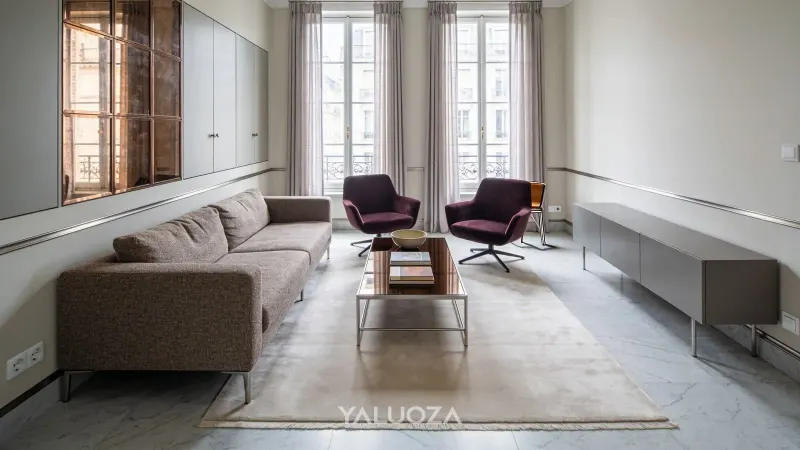 Cinq pièces de 186 m² entièrement repensé, rue de Berri