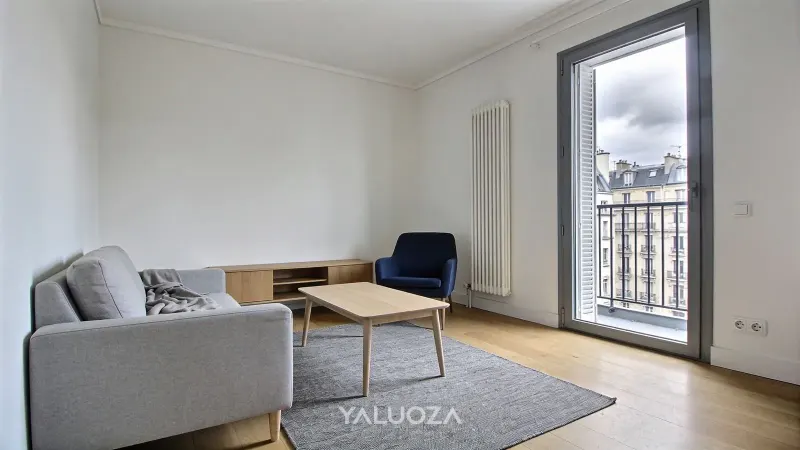 Quatre pièces de 96 m² avec balcon, rue Danton
