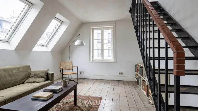 Duplex de 79 m² sous les toits, rue Servandoni